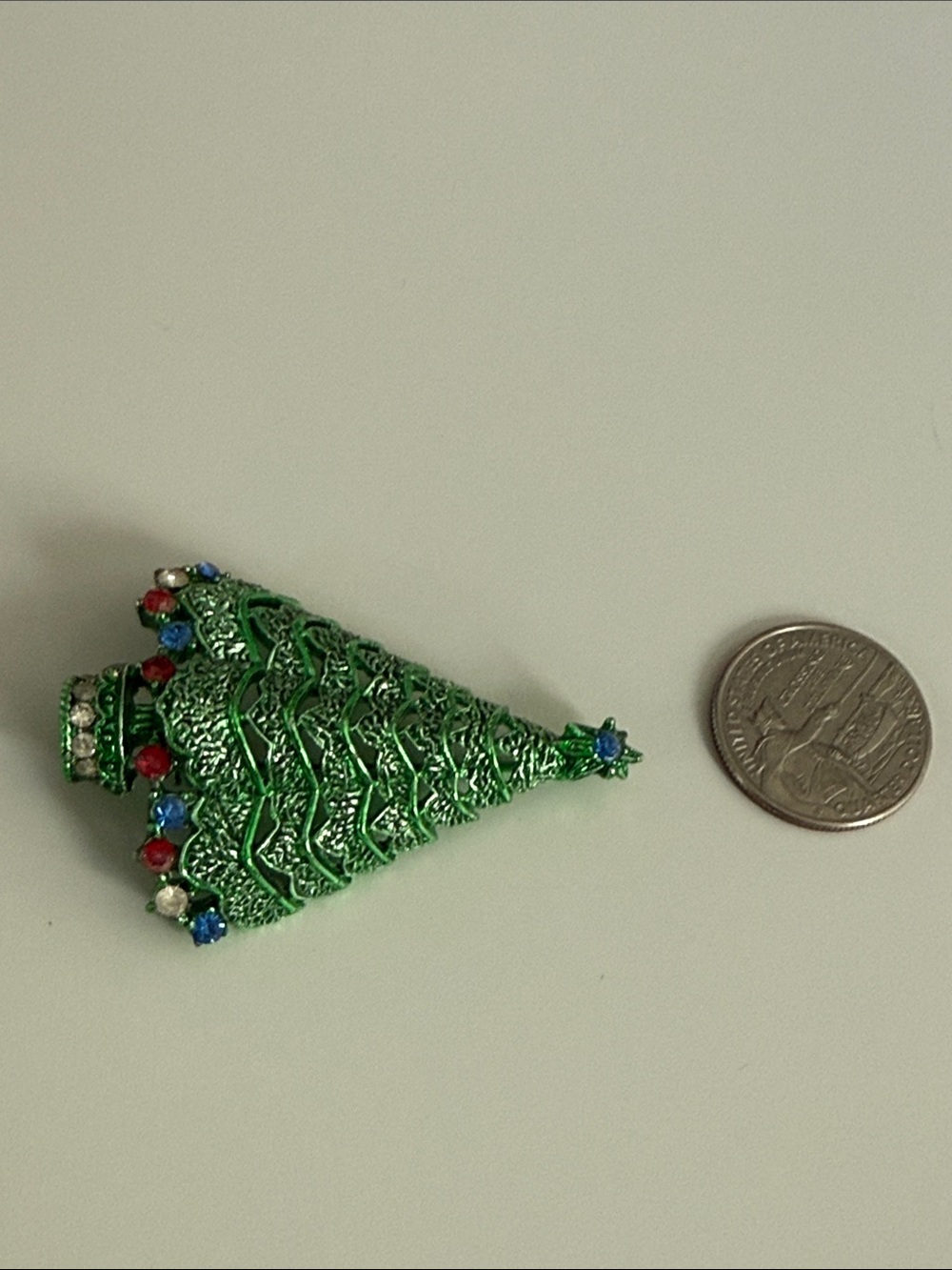 Reserved M Rare vintage Corel Green Jeweled Christmas Tree Brooch pin book piece - Picture 4 of 12